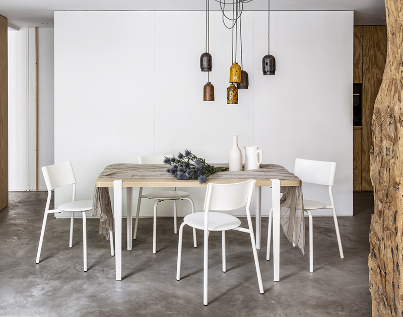 Mesa y sillas Tiptoe